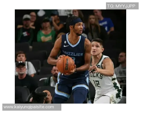 文班在季前赛频繁失误米奇称其为尝试新打法与阵容磨合的必要过程